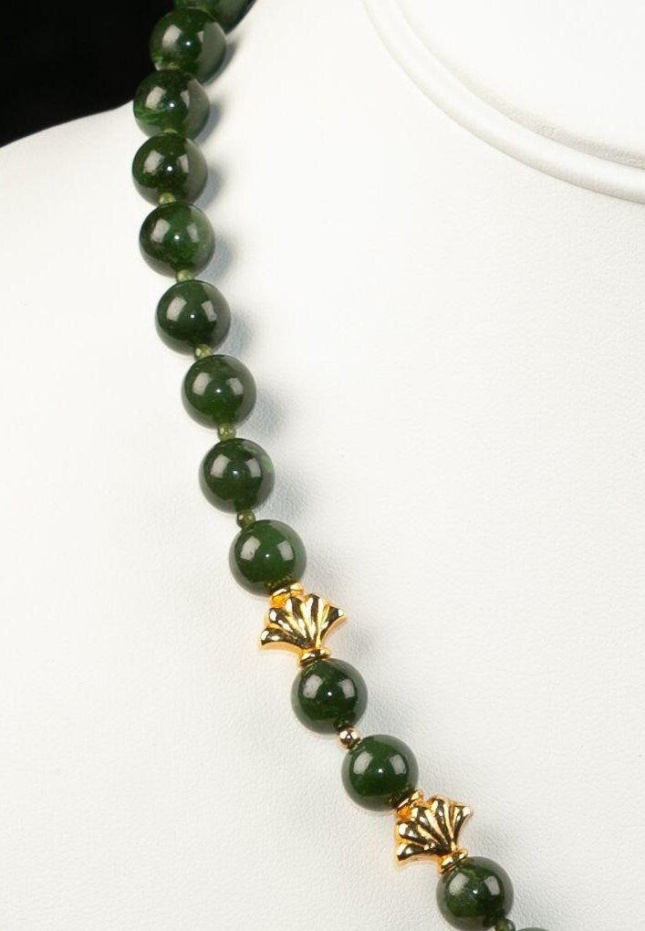 Vintage Nephrite Jade Beaded Necklace