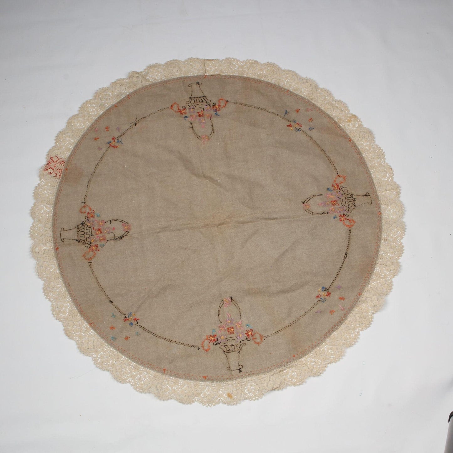 1930 Cross-stitched Tatted Lace Round Table Cover Vintage Linen