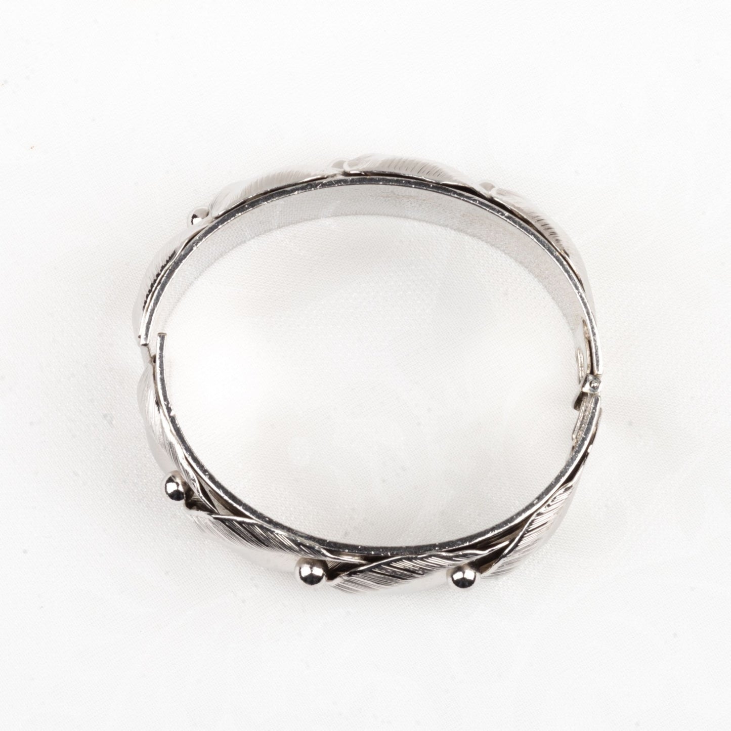 Vintage Whiting Davis Chunky Hinged Clamp Cuff Bracelet Silver Tone with Leaves