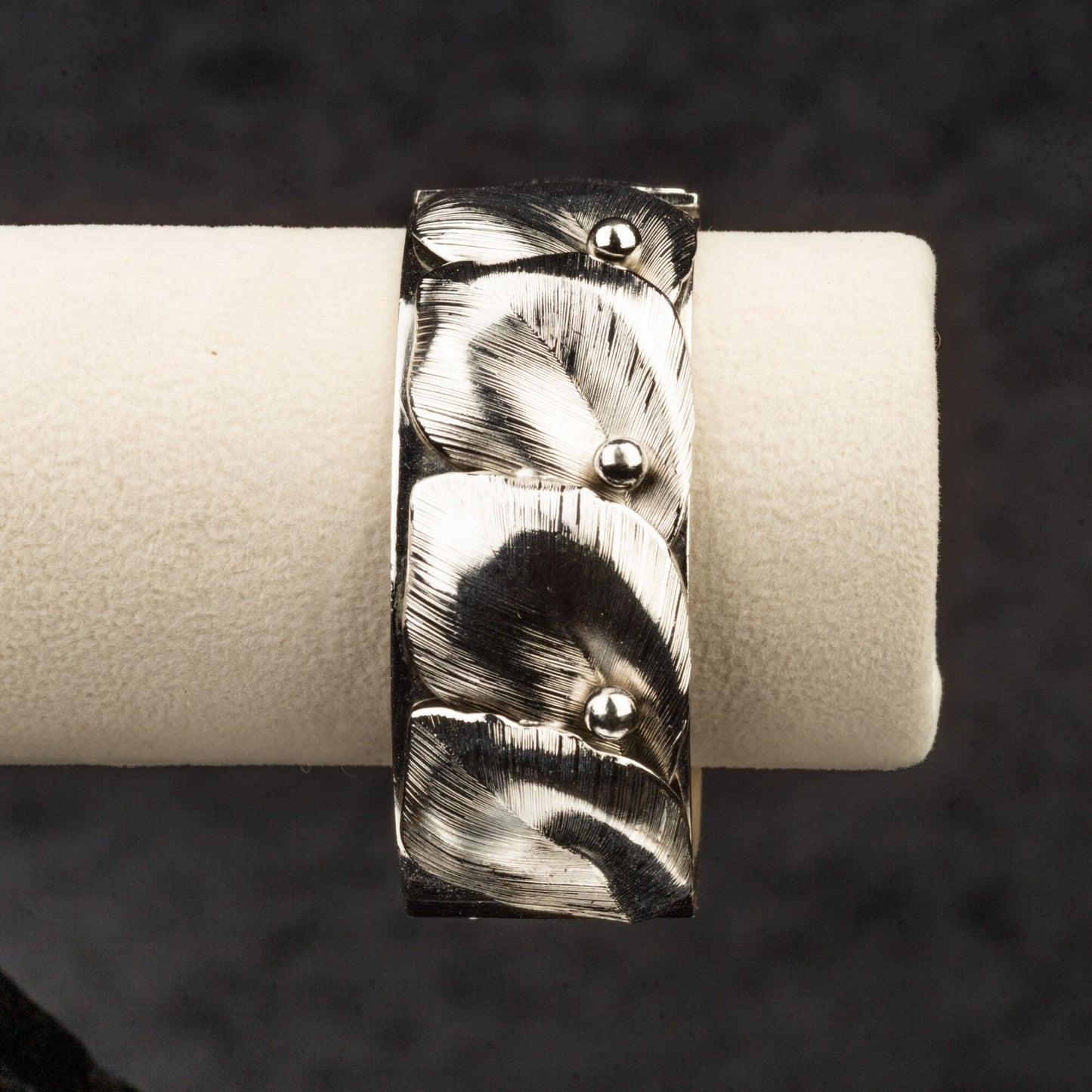 Vintage Whiting Davis Chunky Hinged Clamp Cuff Bracelet Silver Tone with Leaves