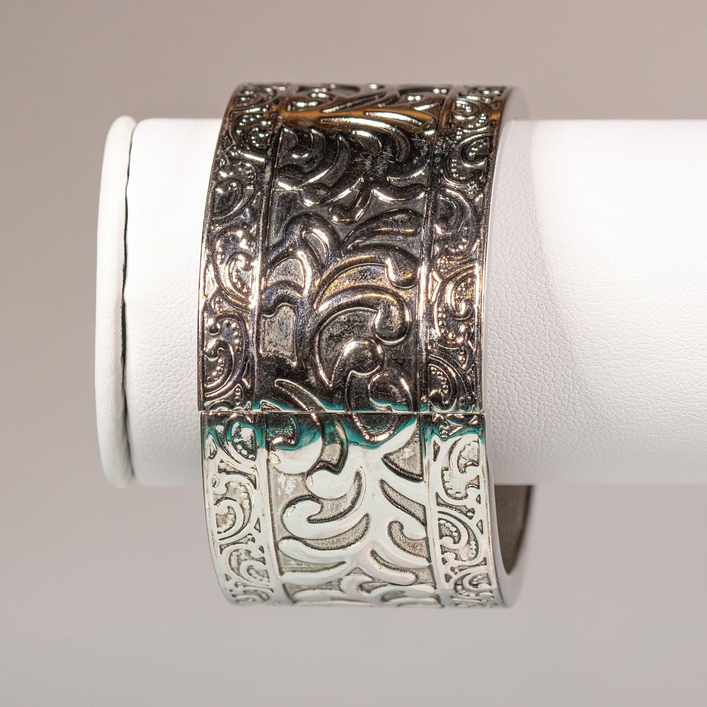 Vintage Silver Toned Hinged Bangle Bracelet