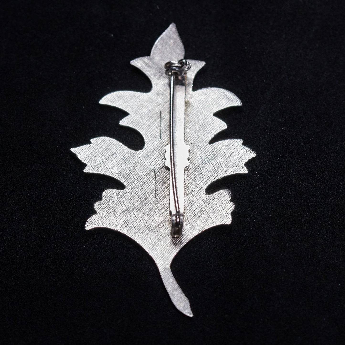 Vintage Leaf Silver Toned Brooch