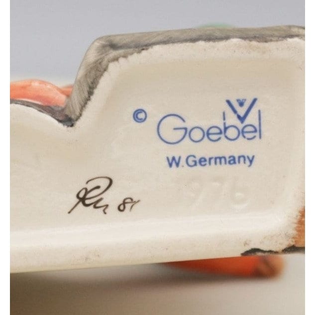 Vintage 1976 Goebel Hummel Authorized Retailer Plaque Merry Wanderer Hum 187A