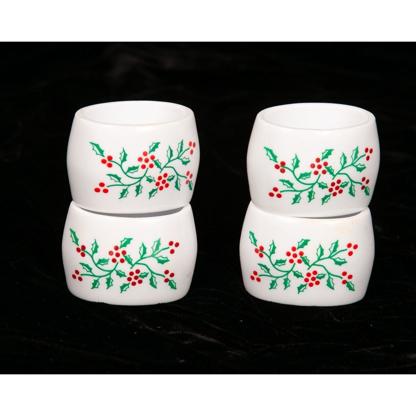 Vintage 80s Christmas Holly Napkin Rings Plastic Set of 4