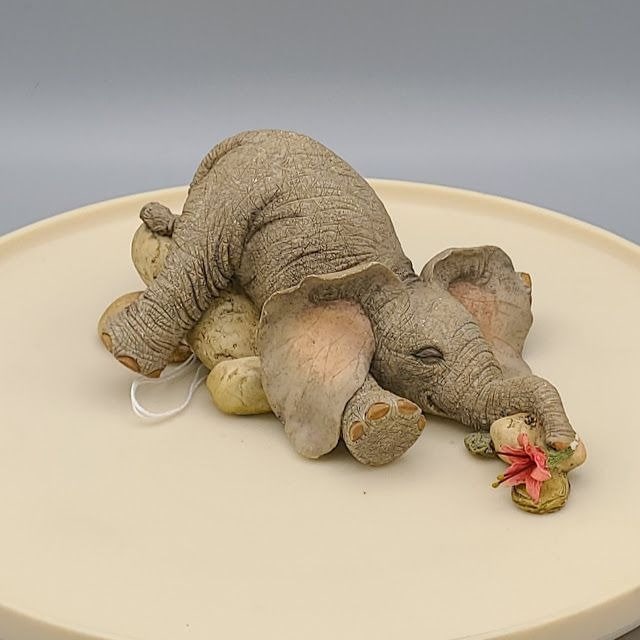 Vintage Tuskers Elephant Figurine Tuskers 90824 AS IS