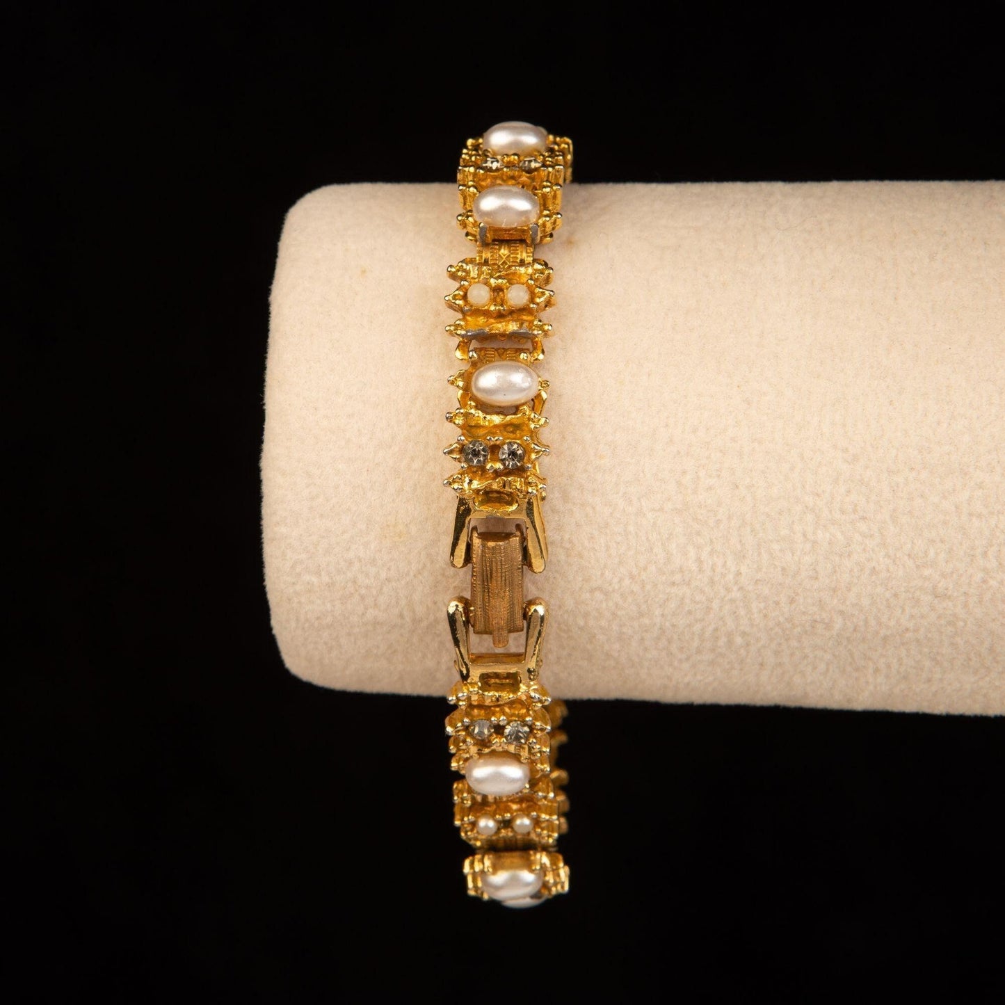 Vintage Faux Pearl Rhinestone Gold Tone Chain Bracelet