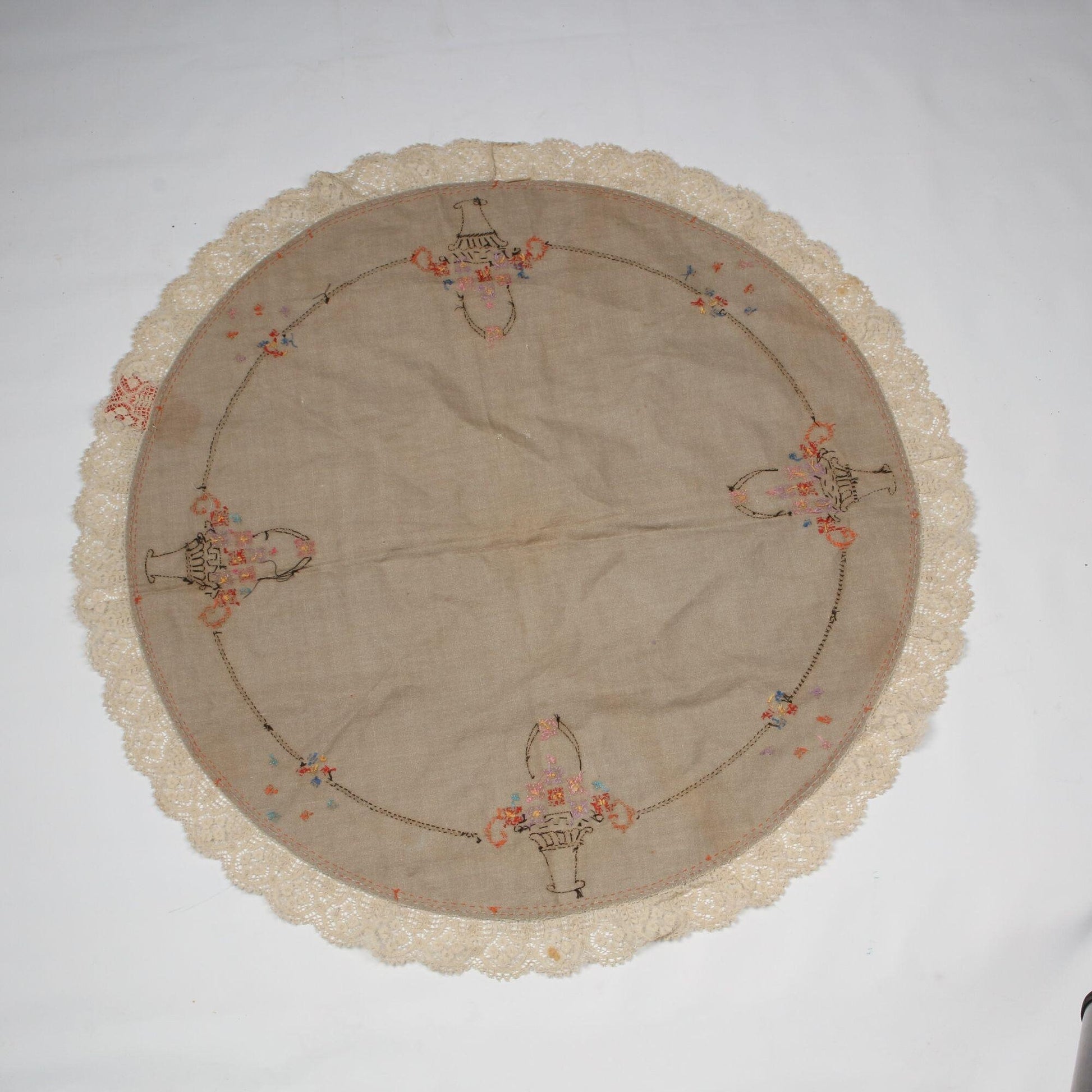 1930 Cross-stitched Tatted Lace Round Table Cover Vintage Linen