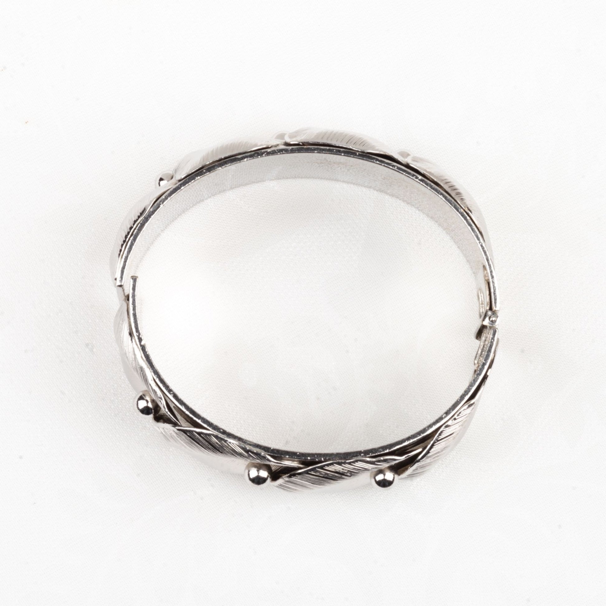 Vintage Whiting Davis Chunky Hinged Clamp Cuff Bracelet Silver Tone with Leaves