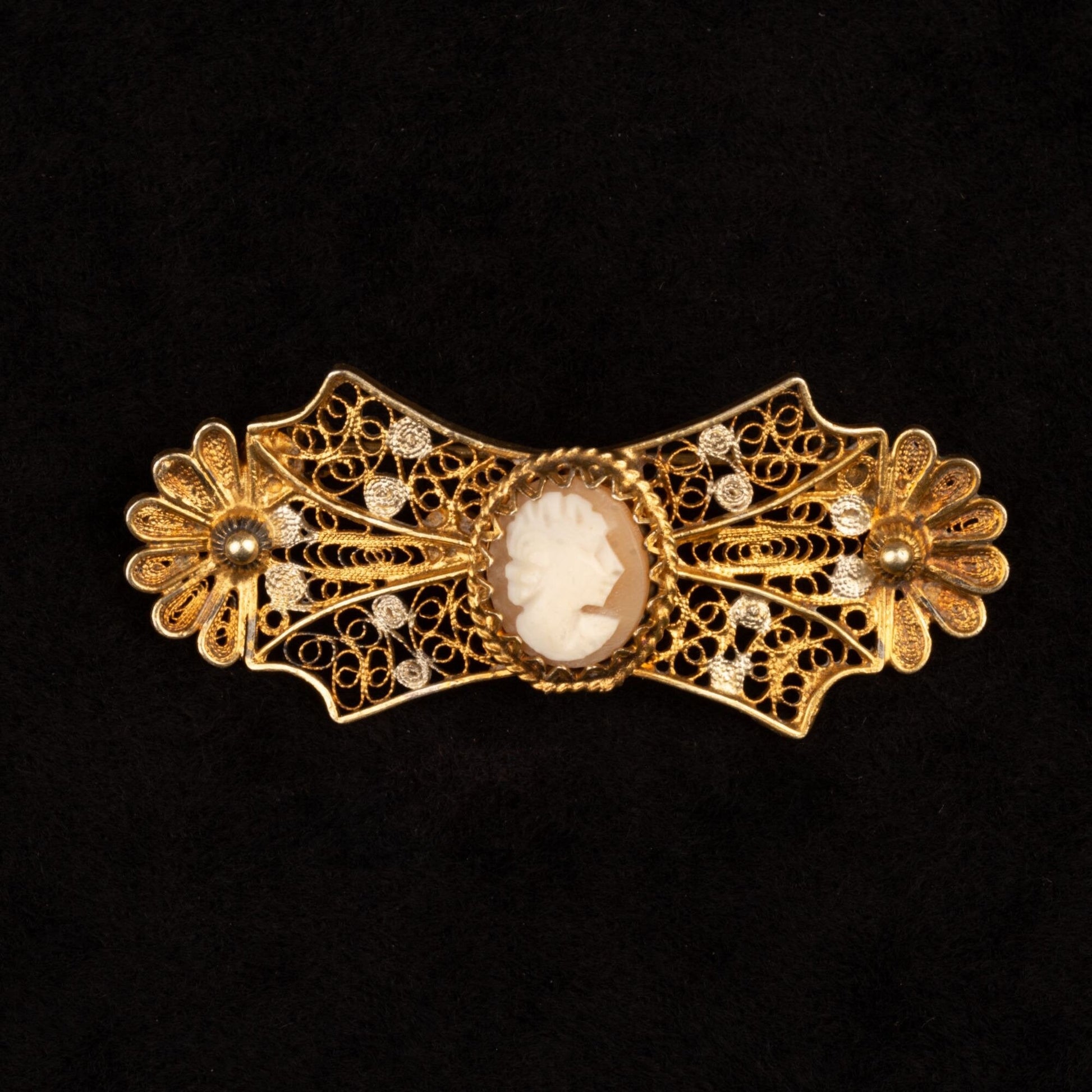 Vintage Gold Filled Filigree Italian Shell Cameo Brooch Signed