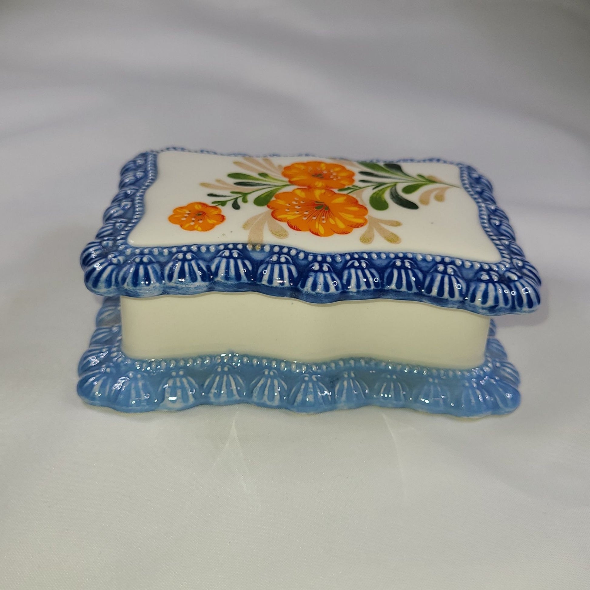 Vintage 1980 Gator Mold Inc Floral Trinket Box With Lid
