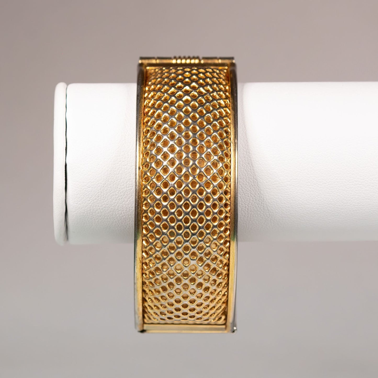 Vintage Signed Sarah Coventry Gold Toned Hinged Bangle Bracelet
