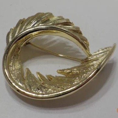 Vintage Signed Lisner Gold Toned Brooch